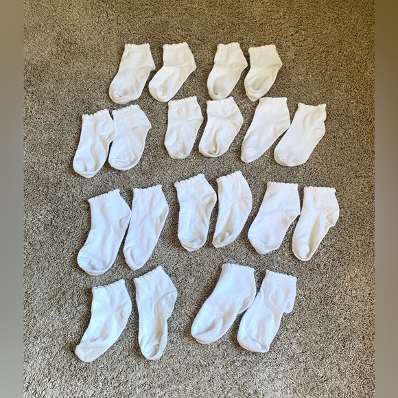 Girls White Socks - Medium - Picture 2 of 5
